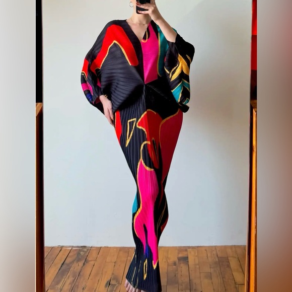 Dressed in lala woman of the hour plisse pleat abstract colorful maxi dress - Picture 1 of 6